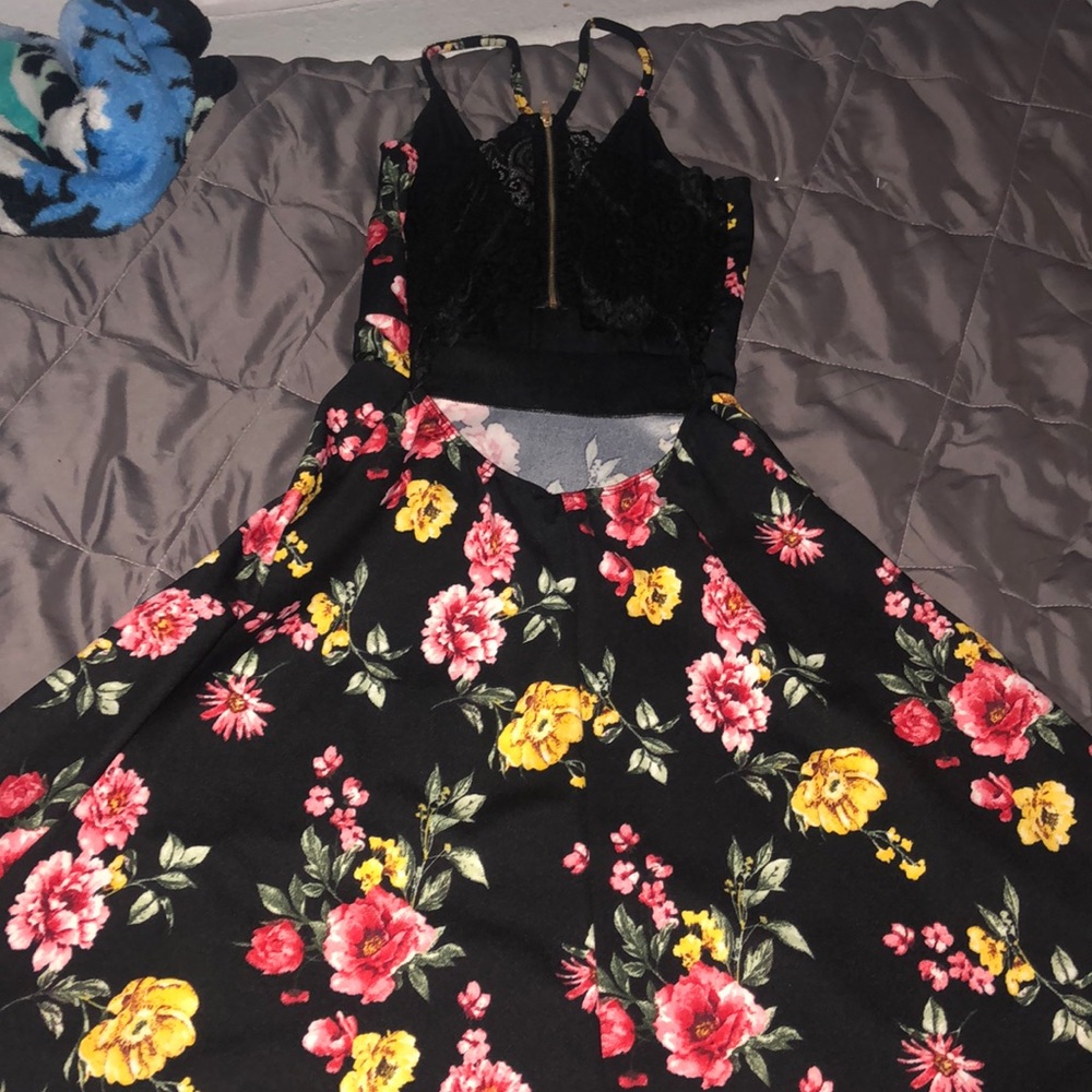 Dress - Picture 2 of 2